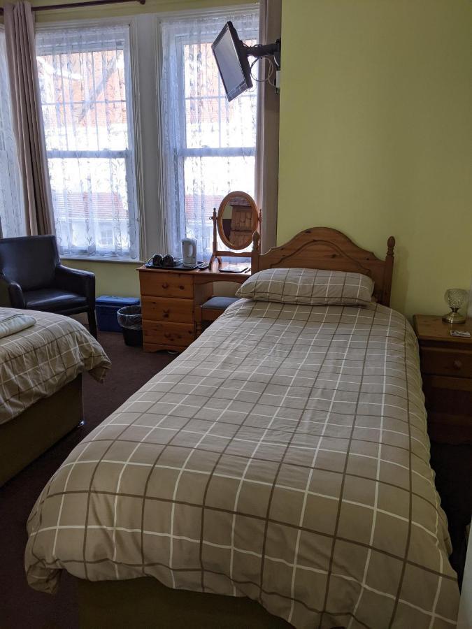 פיינטון Kingswinford Guest House מראה חיצוני תמונה