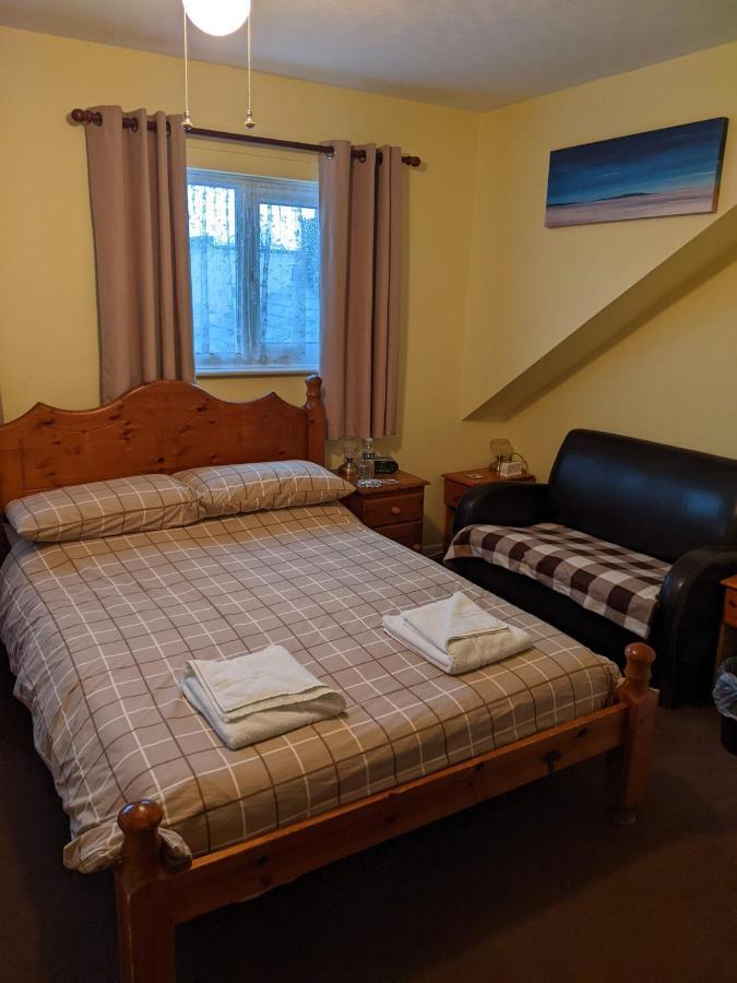 פיינטון Kingswinford Guest House מראה חיצוני תמונה