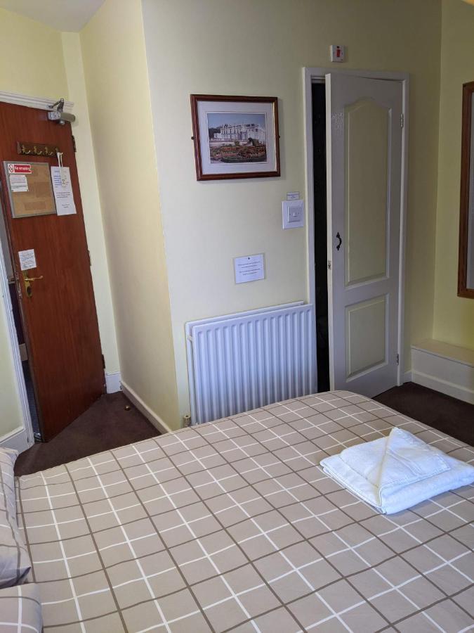 פיינטון Kingswinford Guest House מראה חיצוני תמונה