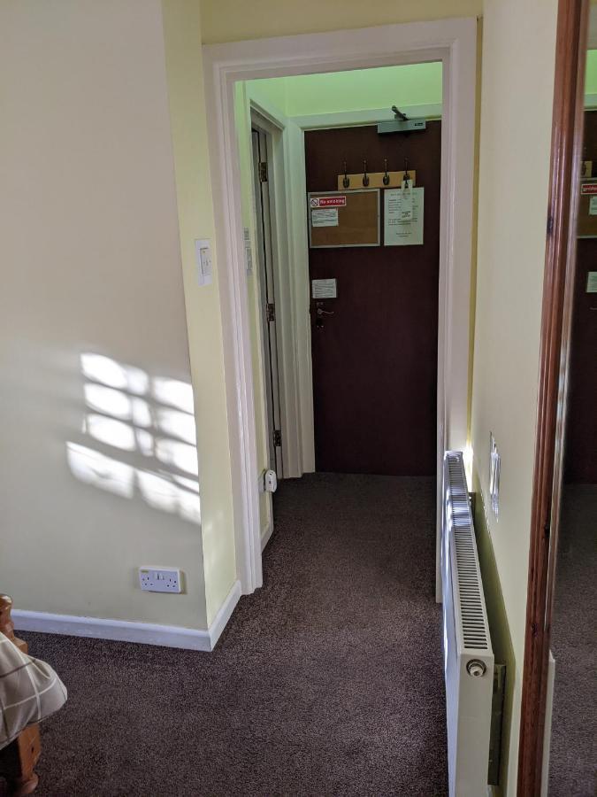 פיינטון Kingswinford Guest House מראה חיצוני תמונה