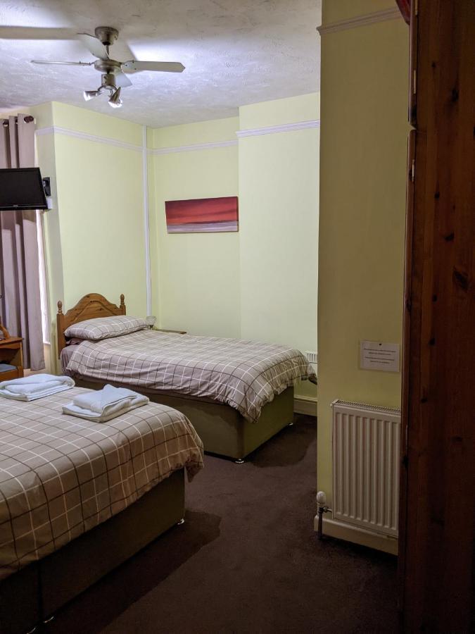 פיינטון Kingswinford Guest House מראה חיצוני תמונה