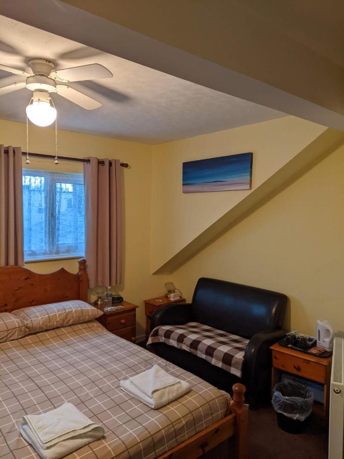 פיינטון Kingswinford Guest House מראה חיצוני תמונה