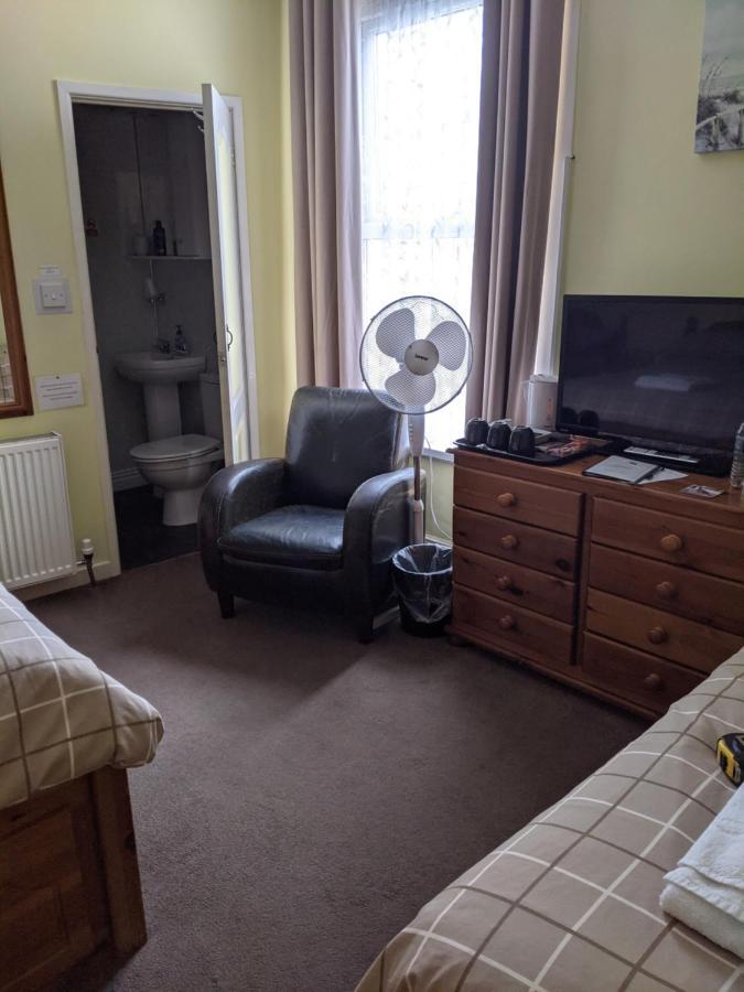 פיינטון Kingswinford Guest House מראה חיצוני תמונה