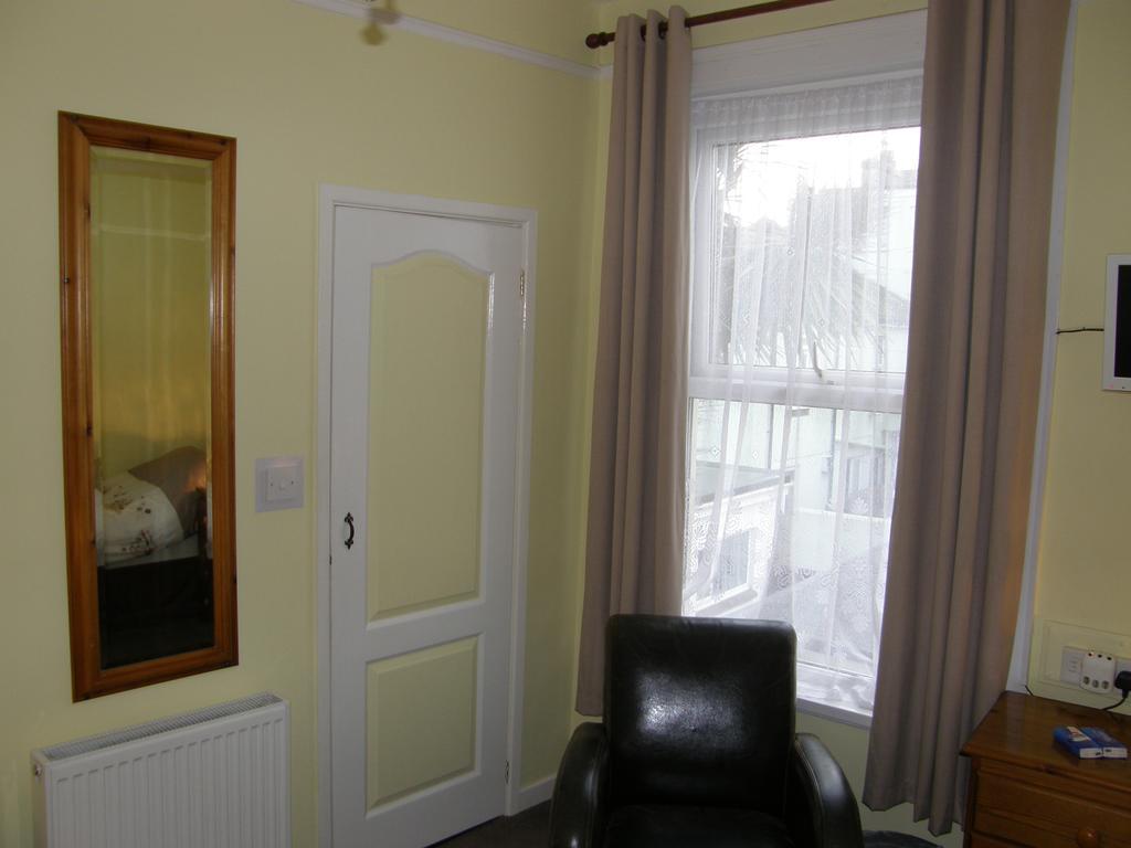 פיינטון Kingswinford Guest House מראה חיצוני תמונה