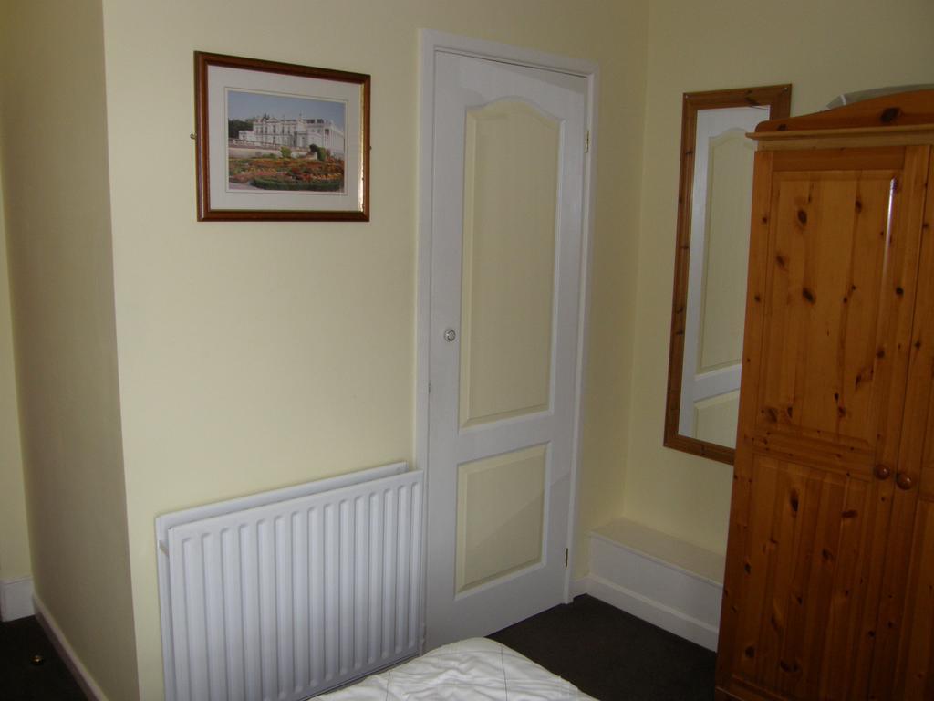 פיינטון Kingswinford Guest House מראה חיצוני תמונה